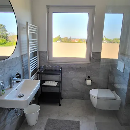 Emily Apartments, Moderne Ruhige Wohnung, Nur 4 Km Von Der A2