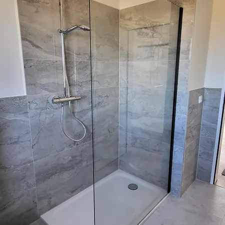 Emily Apartments, Moderne Ruhige Wohnung, Nur 4 Km Von Der A2